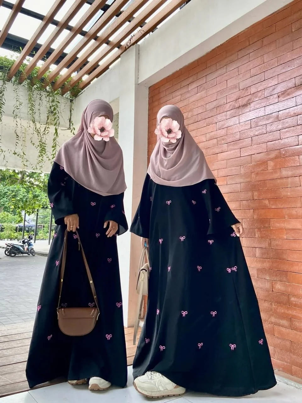 Trendy Bow Maxi Abaya ( 75% OFF )