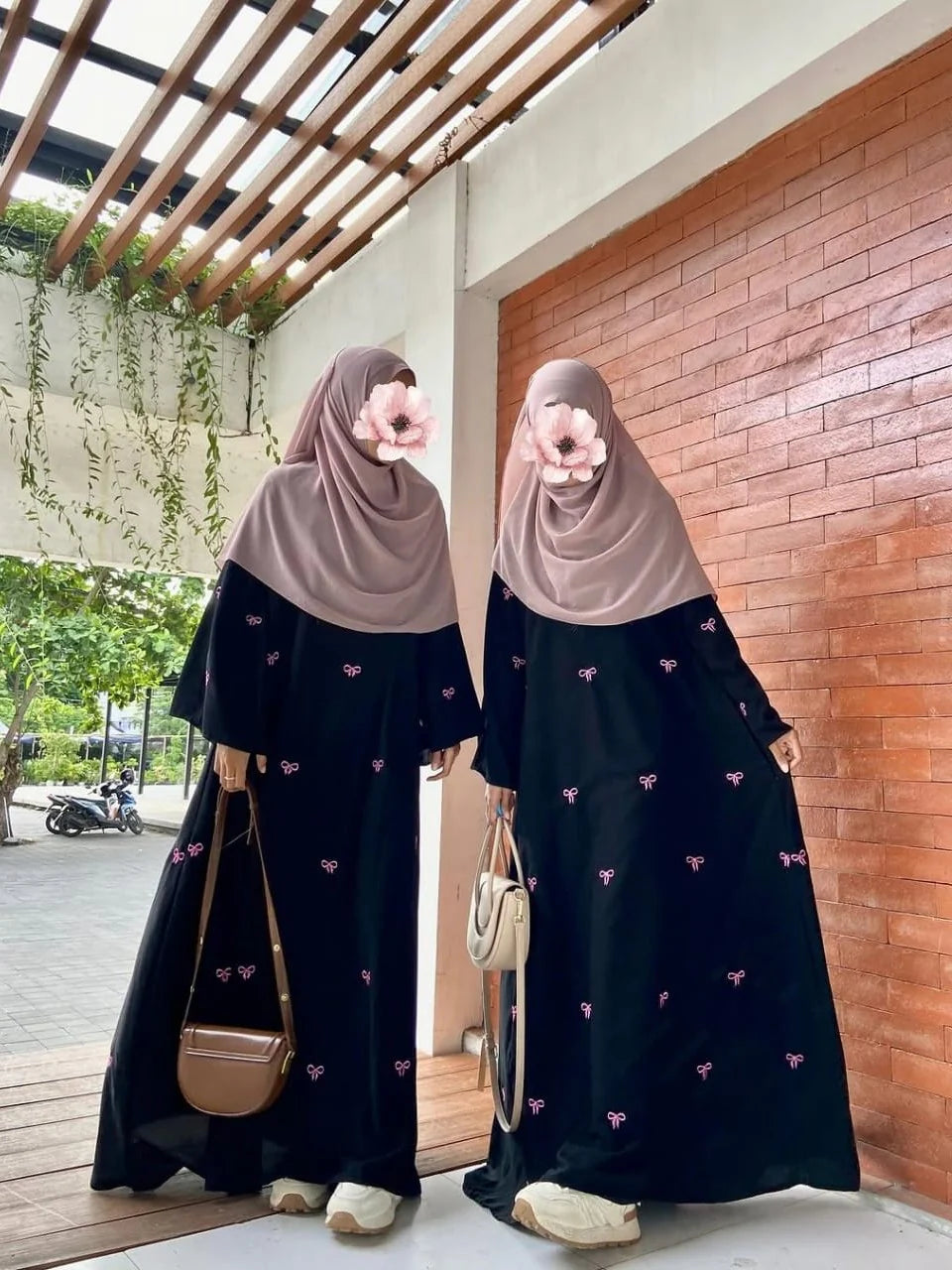 Trendy Bow Maxi Abaya ( 75% OFF )